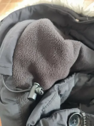 Chaquetón hombre negro con capucha