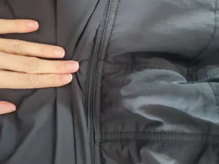 Chaquetón hombre negro con capucha