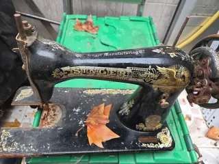 Máquina de coser Singer antigua