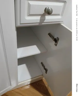 Mueble de baño con mármol y lavabo