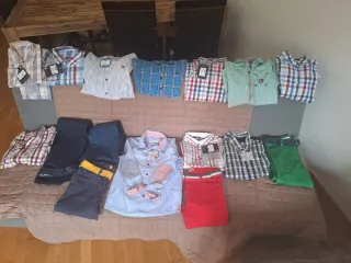 Camisas y pantalones con etiqueta