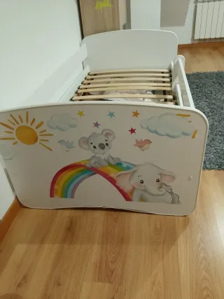 Cama infantil blanca con barrera 80×1.60.