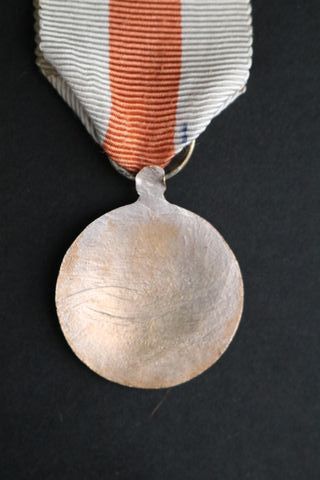 Medalla Cruz Roja Española Banderita Oro