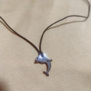 Girocollo con ciondolo a delfino