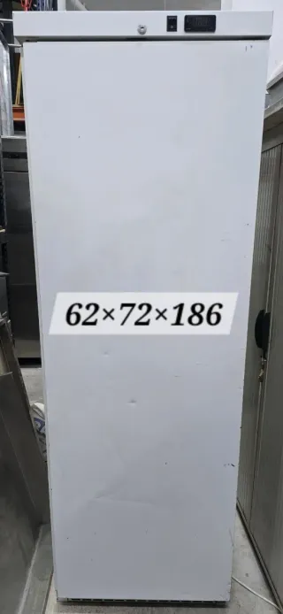 Congelador vertical 62x72x186