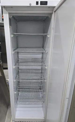 Congelador vertical 62x72x186