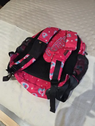 Mochila Totto rosa con corazones