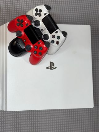 PS4 Slim Blanca 1TB + 2 Mandos + Cables