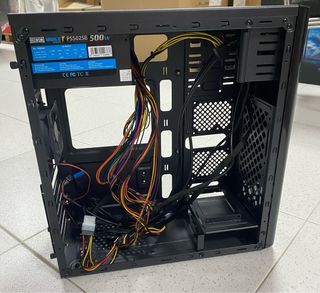 Caja PC con Fuente de Alimentación