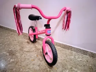 Bicicleta sin pedales Chicco rosa