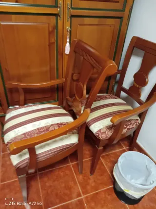 Sillón de madera y tela