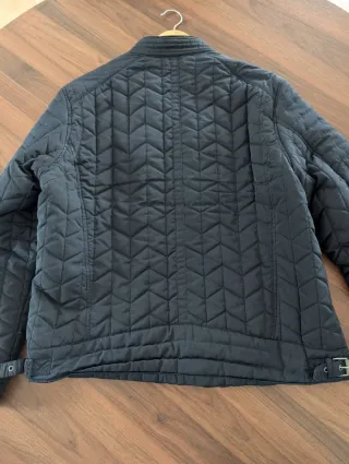 Chaqueta Zara acolchada hombre negra
