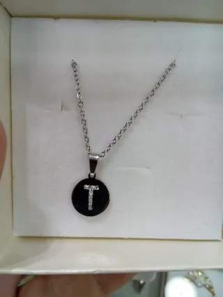 Collana con lettera in acciaio