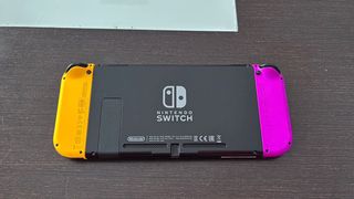 NINTENDO SWITCH CASI NUEVA CON ACCESORIOS Y FUNDA