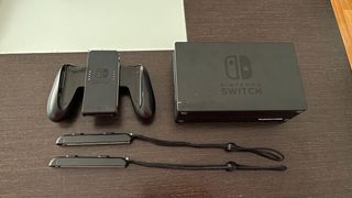 NINTENDO SWITCH CASI NUEVA CON ACCESORIOS Y FUNDA