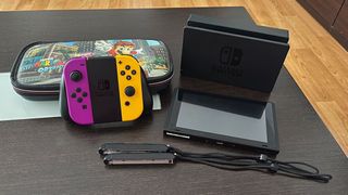 NINTENDO SWITCH CASI NUEVA CON ACCESORIOS Y FUNDA