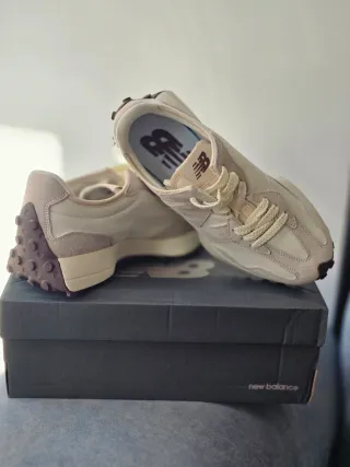 New Balance 327 Cuero Beige/Gris