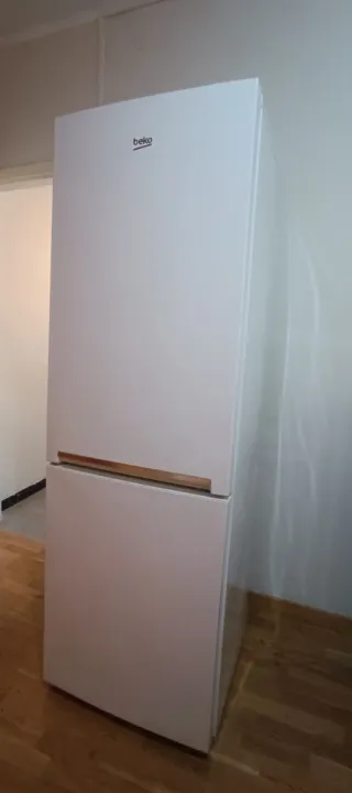 Nevera blanca BEKO 186X60
