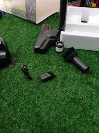 Scopa elettrica ricaricabile multifunzione