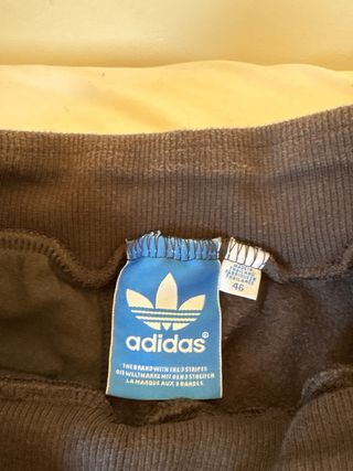 Pantalón Chándal Adidas Negro y Dorado