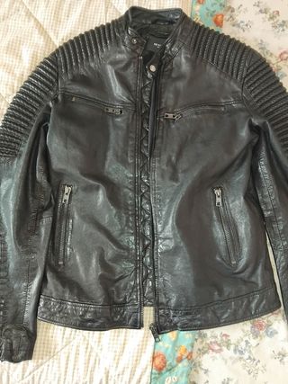 Giubbotto in pelle nero