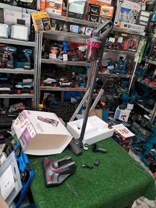 Scopa elettrica ricaricabile telescopica