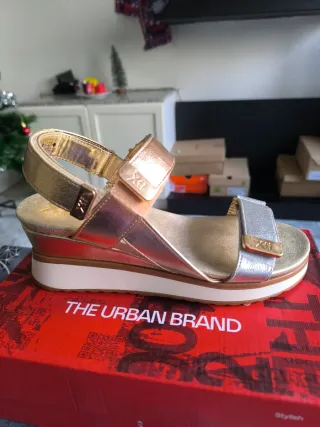 Sandalias Xti Mujer Doradas y Plateadas