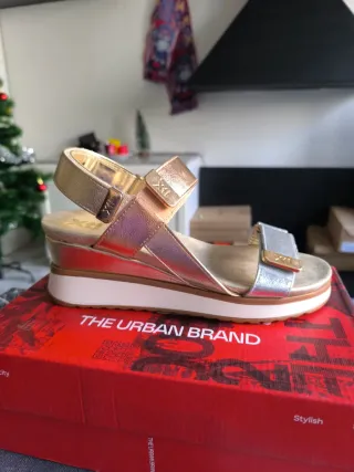 Sandalias Xti Mujer Doradas y Plateadas
