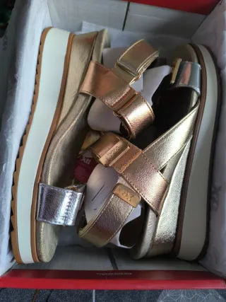 Sandalias Xti Mujer Doradas y Plateadas