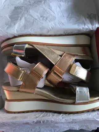 Sandalias Xti Mujer Doradas y Plateadas