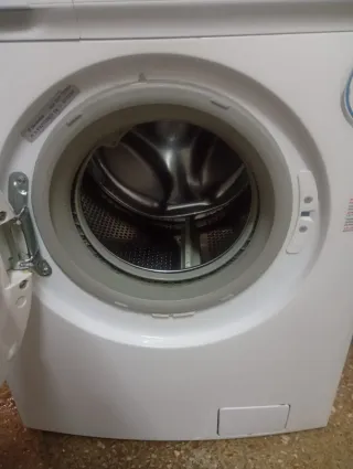 LAVADORA ELECTROLUX de 7 kilos y 1200 rpm Clase A