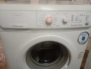 LAVADORA ELECTROLUX de 7 kilos y 1200 rpm Clase A