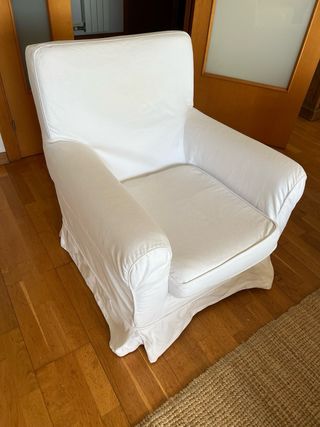 Sillón blanco Ikea con funda