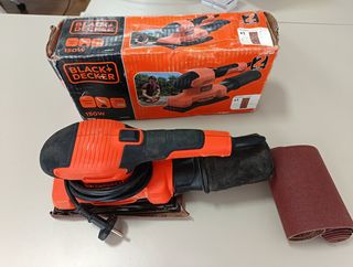 Lijadora Black+Decker 150W con caja