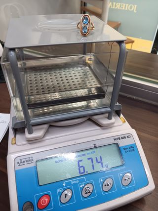 Anillo Oro 18k con Piedras Azules Ovaladas