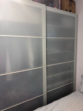 Armario ikea blanco con puertas correderas