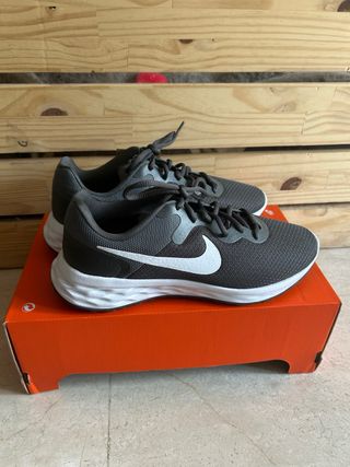 Nike Revolution 6 NN Talla 41 Nuevas