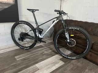 MONDRAKER F-PODIUM CARBON