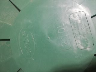 Cubos de plástico verdes