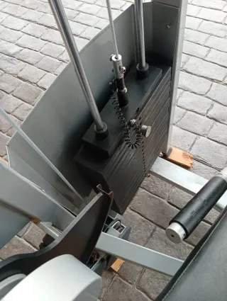 Máquina de extensión de cuádriceps