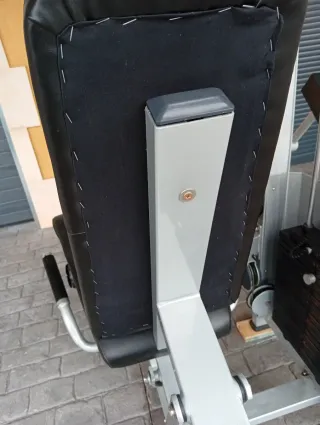 Máquina de extensión de cuádriceps