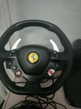 Volante Ferrari PS4/PS5/PC
