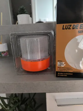 Baliza V16 , luz de emergencia