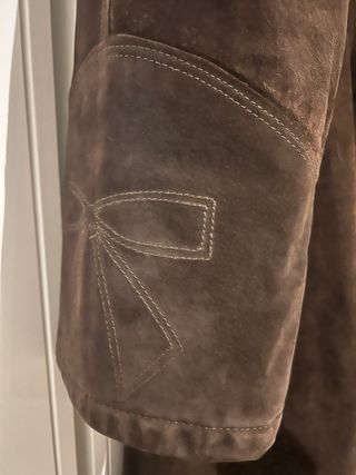 Cappotto marrone scuro in camoscio