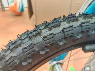 Bicicleta infantil azul y rosa