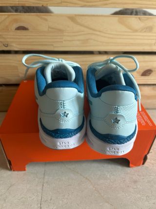 Nike Star Runner 4 (GS) Talla 38.5 sin estrenar