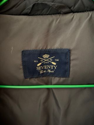 Americana plumífero Seventy negra