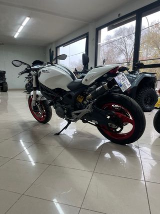 Ducati Monster 696 2012 Blanca