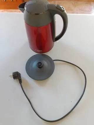 Hervidor de agua Bosch DesignLine rojo