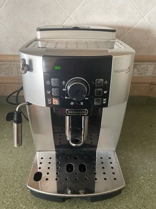 Cafetera DeLonghi Magnifica S Automática